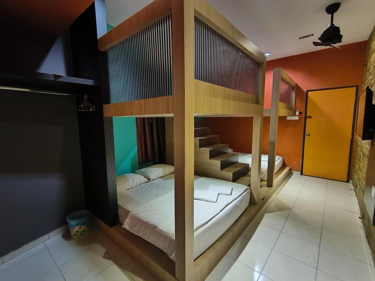 Golden Guest House Kuantan Extérieur photo