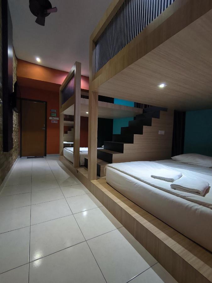 Golden Guest House Kuantan Extérieur photo